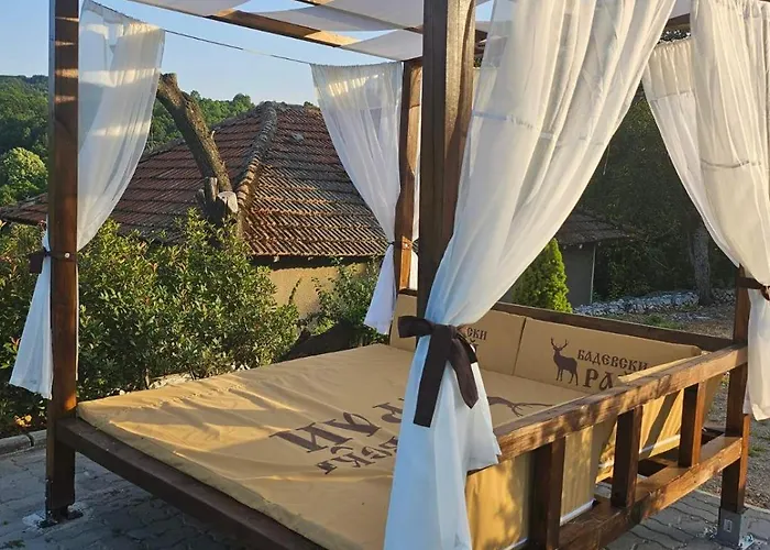 бадевски рай- къща софия Villa *